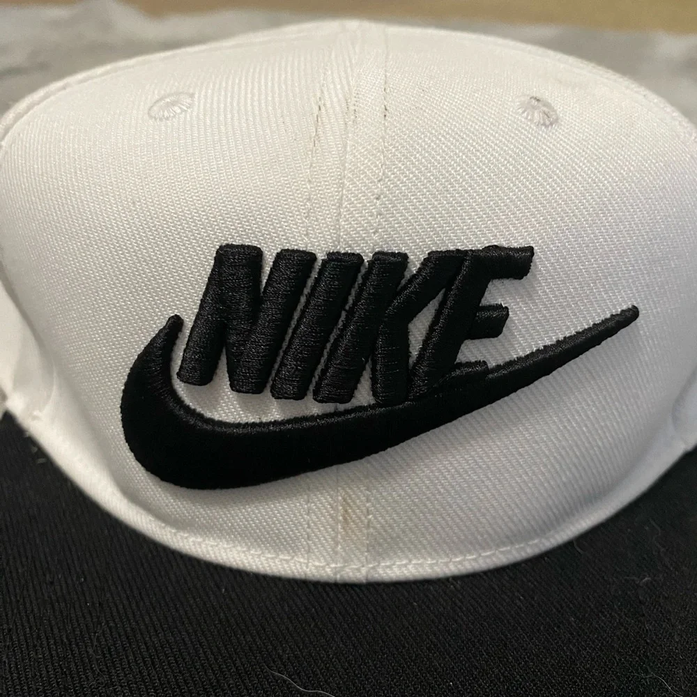 nike hat - Picture 7 of 7